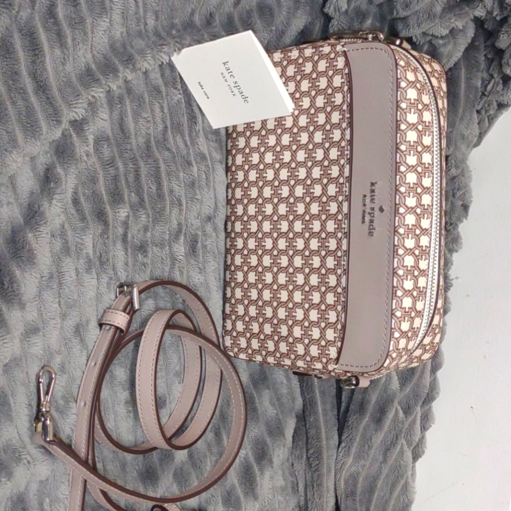 NWOT Kate Spade Link camera bag